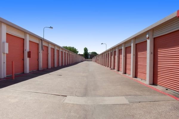 Public Storage - Irving - 3501 Country Club Road North - 3501 Country Club Road North