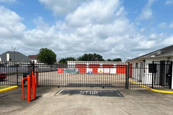 Public Storage - Houston - 7770 Highway 6 South - 7770 Highway 6 South