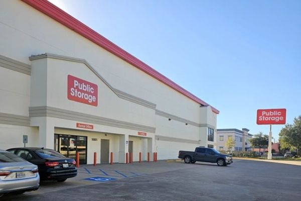 Public Storage - Houston - 10801 Katy Freeway - 10801 Katy Freeway