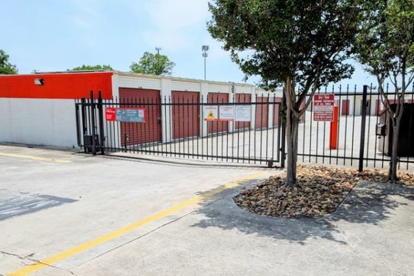 Public Storage - San Antonio - 7106 Bandera Road - 7106 Bandera Road