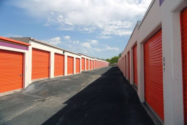 Public Storage - San Antonio - 10652 N Interstate Highway 35 - 10652 N Interstate Highway 35