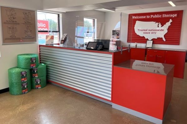 Public Storage - Lancaster - 1525 W Pleasant Run Road - 1525 W Pleasant Run Road