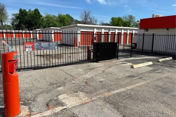 Public Storage - Houston - 14050 NW Freeway - 14050 Nw Freeway