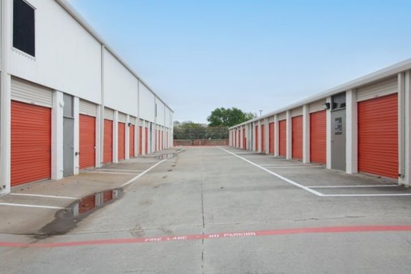 Public Storage - Plano - 5920 W Plano Pkwy - 5920 W Plano Pkwy