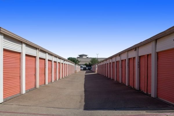 Public Storage - Irving - 1210 N Belt Line Road - 1210 N Belt Line Road