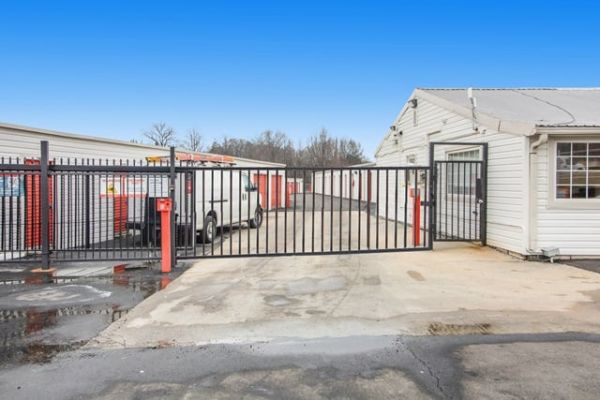 Public Storage - Concord - 1079 Concord Parkway North - 1079 Concord Parkway North