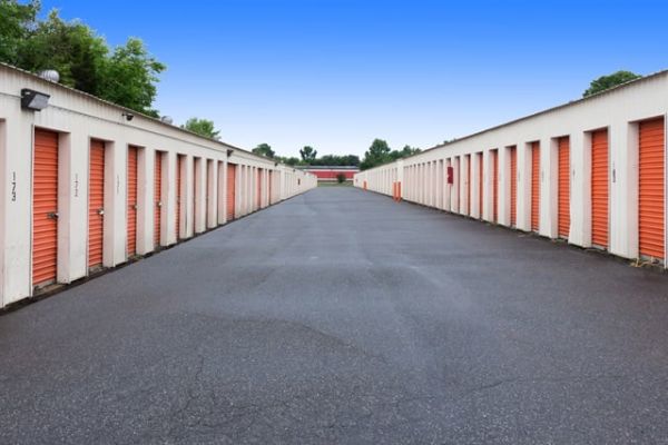 Public Storage - Charlotte - 5748 N Tryon Street - 5748 N Tryon Street