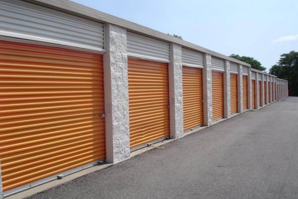 Public Storage - Shelby Township - 2100 W Utica Road - 2100 W Utica Road
