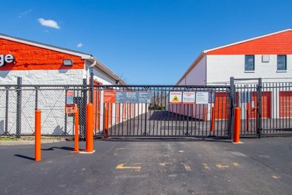 Public Storage - Farmingdale - 47 Broadhollow Road - 47 Broadhollow Road