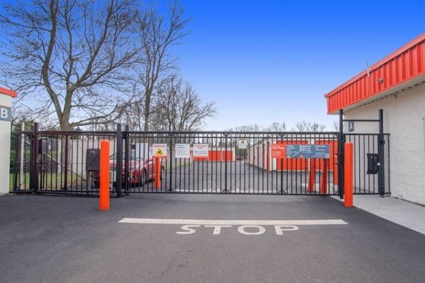Public Storage - Monsey - 185 Route 59 - 185 Route 59