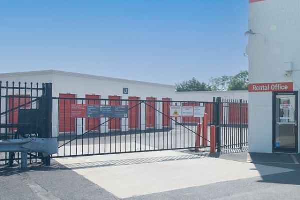 Public Storage - Southampton - 950 Jaymor Road - 950 Jaymor Road