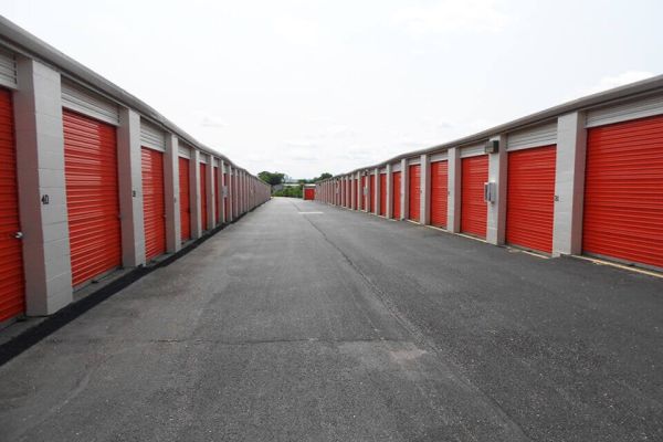 Public Storage - Sharonville - 3677 E Kemper Road - 3677 E Kemper Road