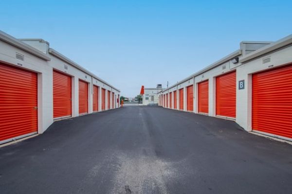 Public Storage - New Castle - 425 New Churchmans Road - 425 New Churchmans Road
