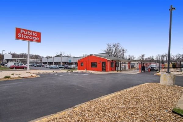 Public Storage - Suitland - 3700 Saint Barnabas Rd - 3700 Saint Barnabas Rd