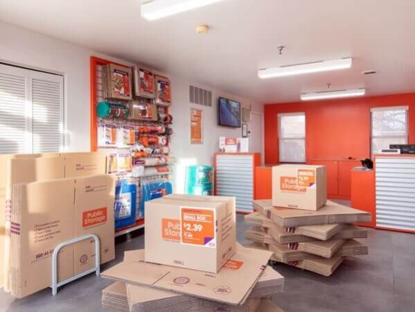 Public Storage - Burbank - 6990 W 79th Street - 6990 W 79th Street
