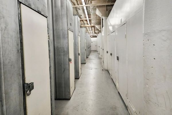 Public Storage - Chicago - 4430 N Clark Street - 4430 N Clark Street