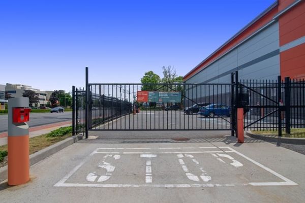 Public Storage - Hicksville - 800 S Oyster Bay Rd - 800 S Oyster Bay Rd