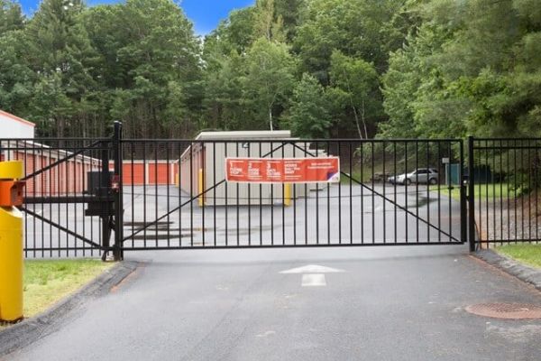 Public Storage - Nashua - 596 W Hollis St - 596 W Hollis St