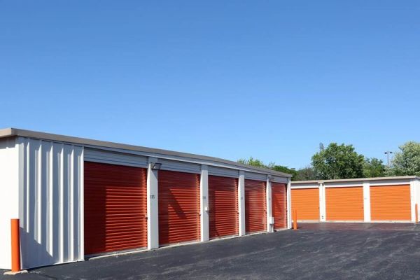 Public Storage - Elgin - 1300 East Chicago Street - 1300 East Chicago Street