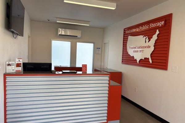 Public Storage - Kansas City - 8601 East 67th Terrace - 8601 East 67th Terrace