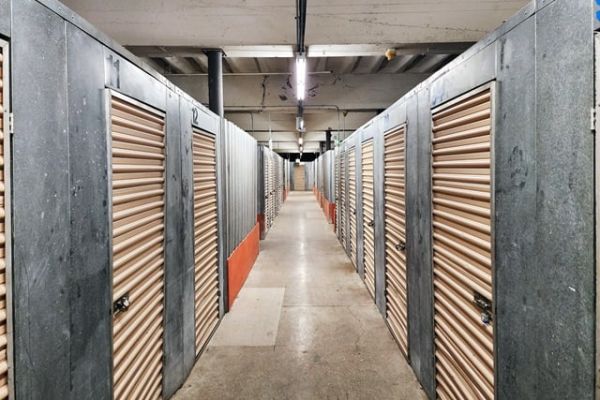Public Storage - Chicago - 1512 West Jarvis Ave - 1512 West Jarvis Ave