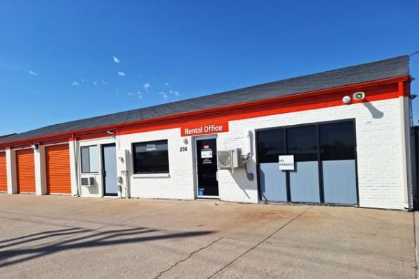 Public Storage - Wichita - 206 E MacArthur Road - 206 E MacArthur Road
