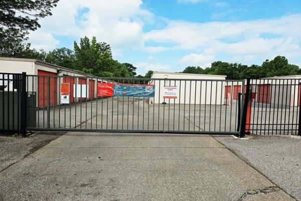 Public Storage - Evansville - 2410 N First Ave - 2410 N First Ave