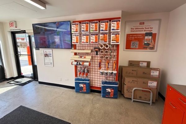 Public Storage - Evanston - 2050 Green Bay Road - 2050 Green Bay Road