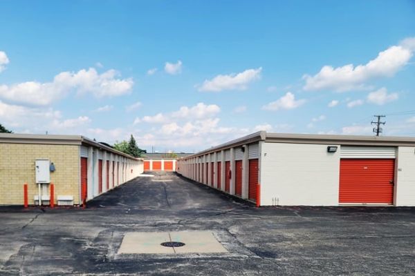Public Storage - Schaumburg - 777 W Wise Road - 777 W Wise Road