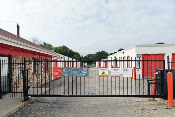 Public Storage - Hopkins - 1144 7th Street S - 1144 7th Street S