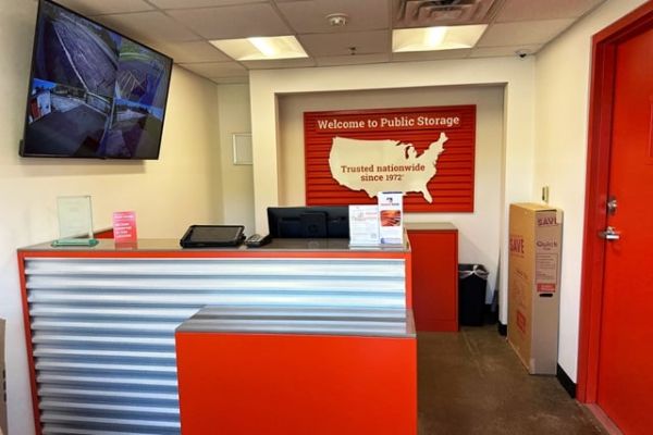 Public Storage - Oak Creek - 9810 S 27th Street - 9810 S 27th Street