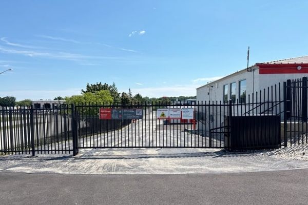 Public Storage - Oak Creek - 9810 S 27th Street - 9810 S 27th Street