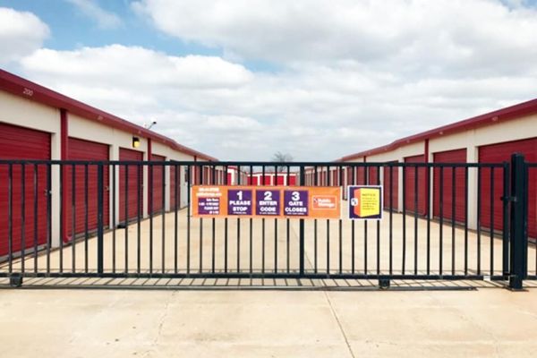 Public Storage - Edmond - 3745 NW 166th St - 3745 NW 166th St