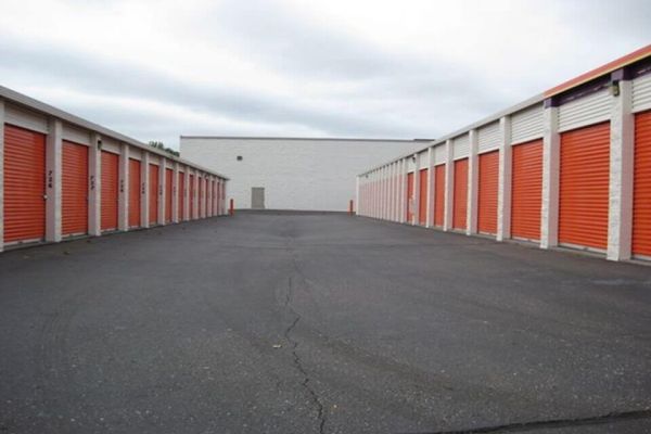 Public Storage - Coon Rapids - 11365 Robinson Drive NW - 11365 Robinson Drive NW
