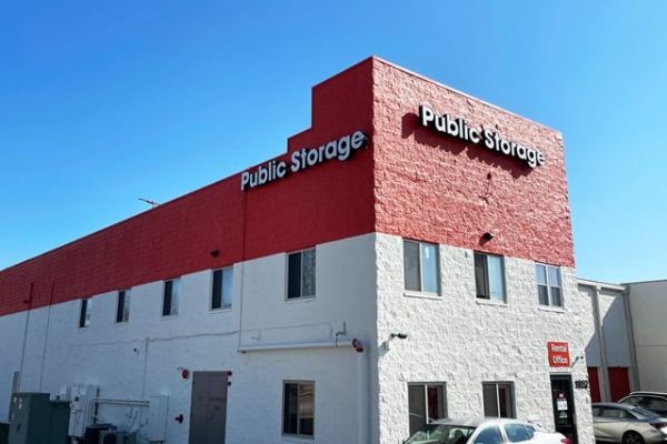 Public Storage - Naperville - 1852 La Salle Ave - 1852 La Salle Ave