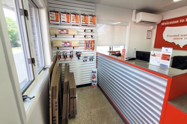 Public Storage - Schaumburg - 130 Hillcrest Blvd - 130 Hillcrest Blvd