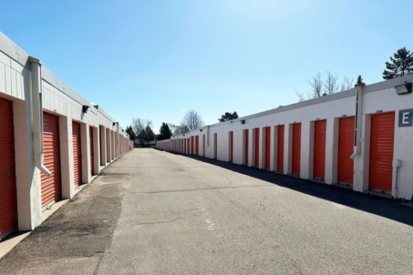 Public Storage - Apple Valley - 5900 148th Street W - 5900 148th Street W