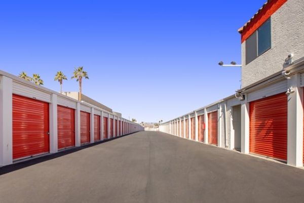 Public Storage - Las Vegas - 2830 E Desert Inn - 2830 E Desert Inn