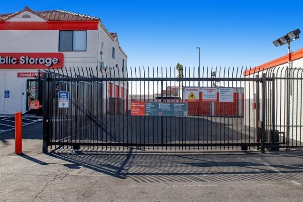 Public Storage - Las Vegas - 3851 E Charleston Blvd - 3851 E Charleston Blvd