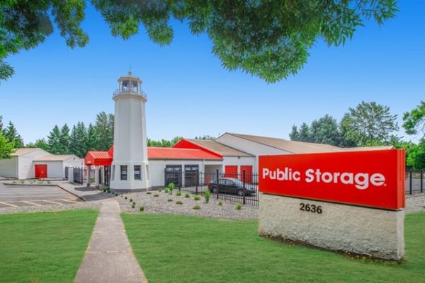 Public Storage - Gresham - 2636 NE Hogan Dr - 2636 NE Hogan Road