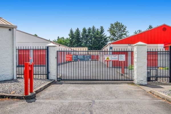 Public Storage - Gresham - 2636 NE Hogan Dr - 2636 NE Hogan Road