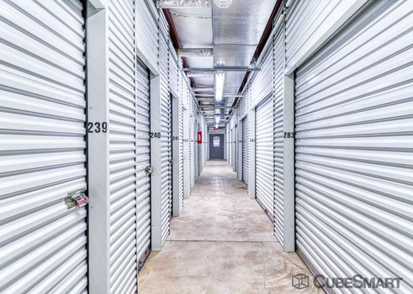 CubeSmart Self Storage - Victoria - 3803 Navarro St