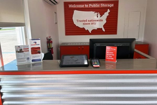 Public Storage - Dayton - 6207 Executive Blvd - 6207 Executive Blvd