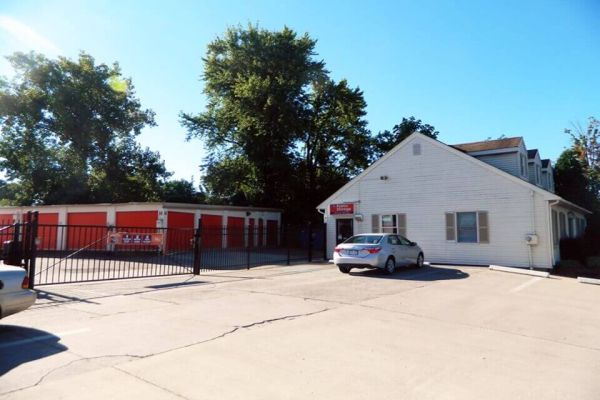 Public Storage - Springfield - 351 Parker Street - 351 Parker Street