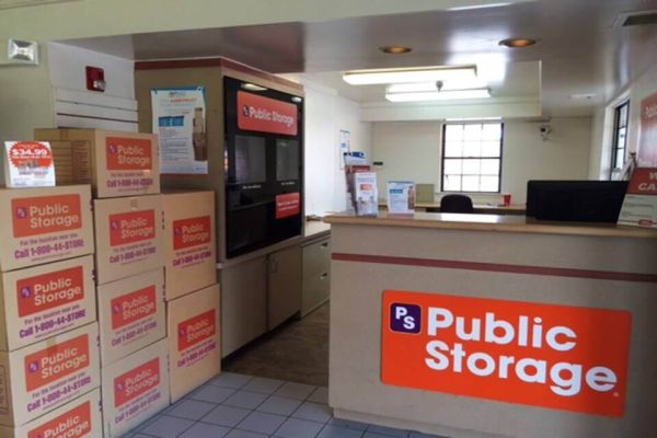 Public Storage - Canton - 2101 N Haggerty Road - 2101 N Haggerty Road