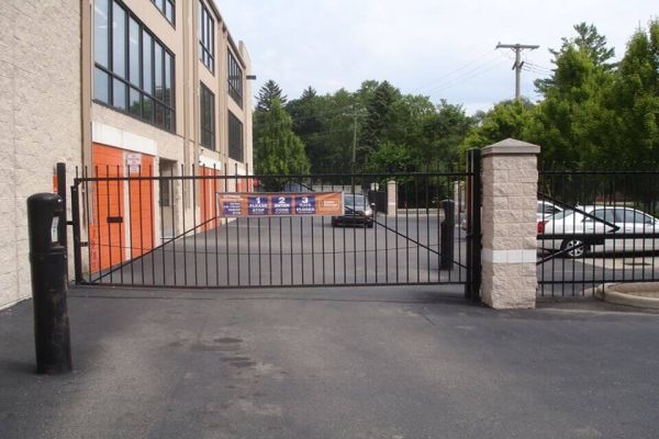 Public Storage - Farmington Hills - 28600 Grand River Ave - 28600 Grand River Ave
