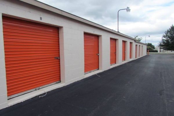 Public Storage - Greensboro - 321 N Chimney Rock Road - 321 N Chimney Rock Road