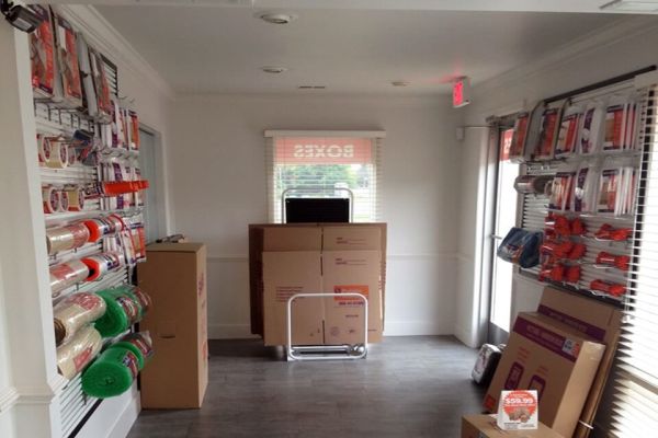 Public Storage - Manassas Park - 8499 Euclid Ave - 8499 Euclid Ave