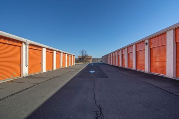 Public Storage - Centreville - 6325 Stone Rd - 6325 Stone Rd