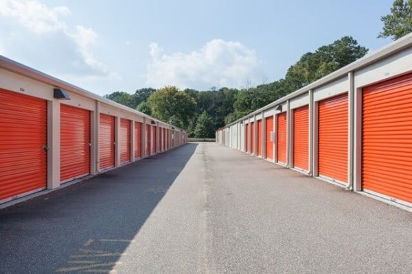Public Storage - Hampton - 3036 N Armistead Ave - 3036 N Armistead Ave